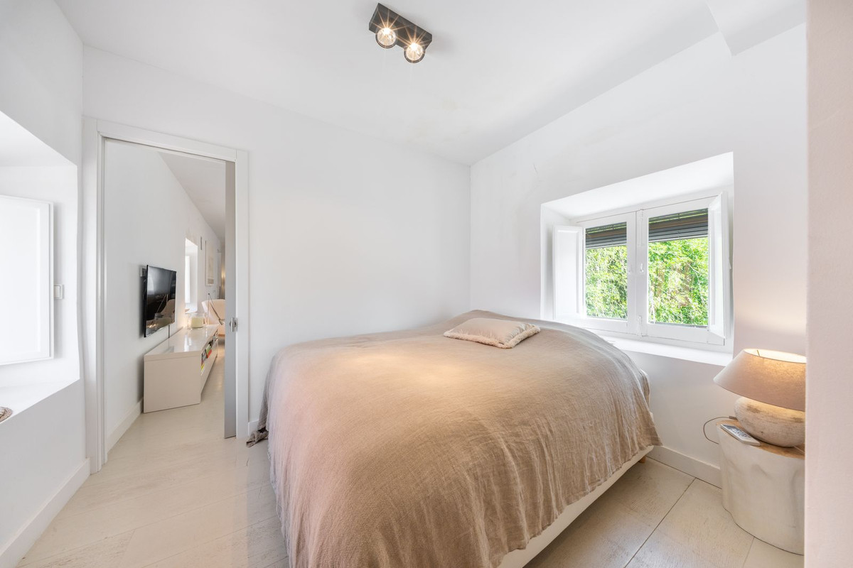 2 Bed Apartment for sale in Marbella Costa Del Sol, Málaga, Spain