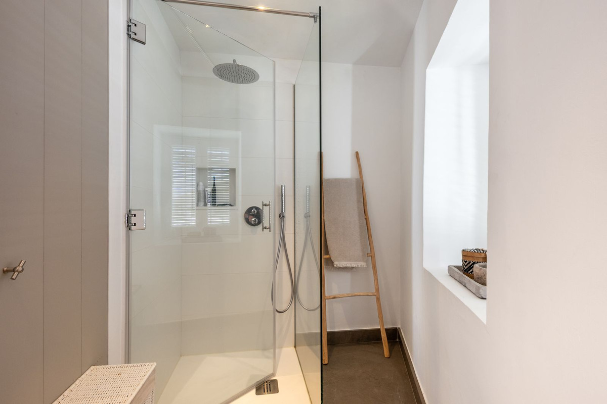 2 Bed Apartment for sale in Marbella Costa Del Sol, Málaga, Spain