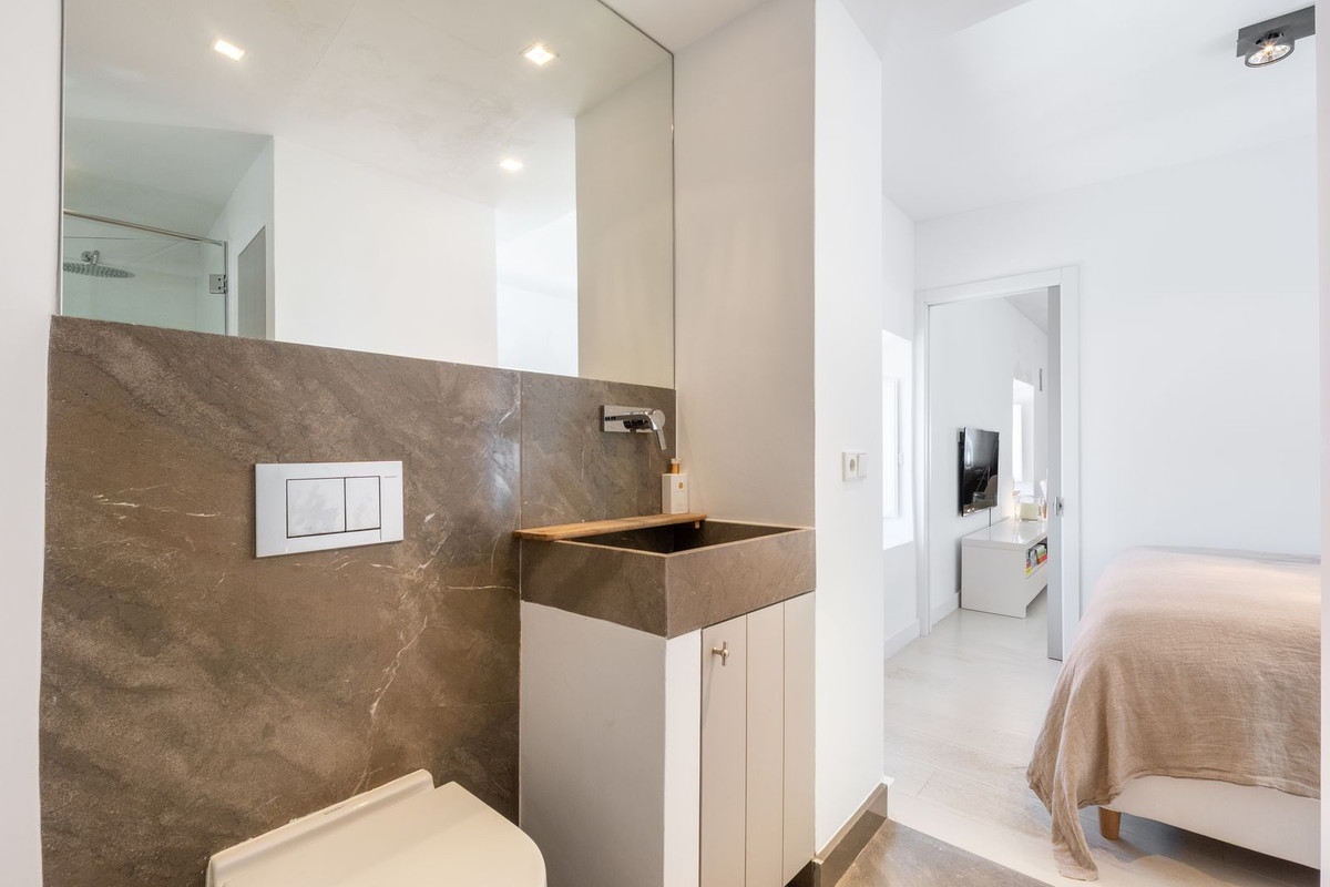 2 Bed Apartment for sale in Marbella Costa Del Sol, Málaga, Spain
