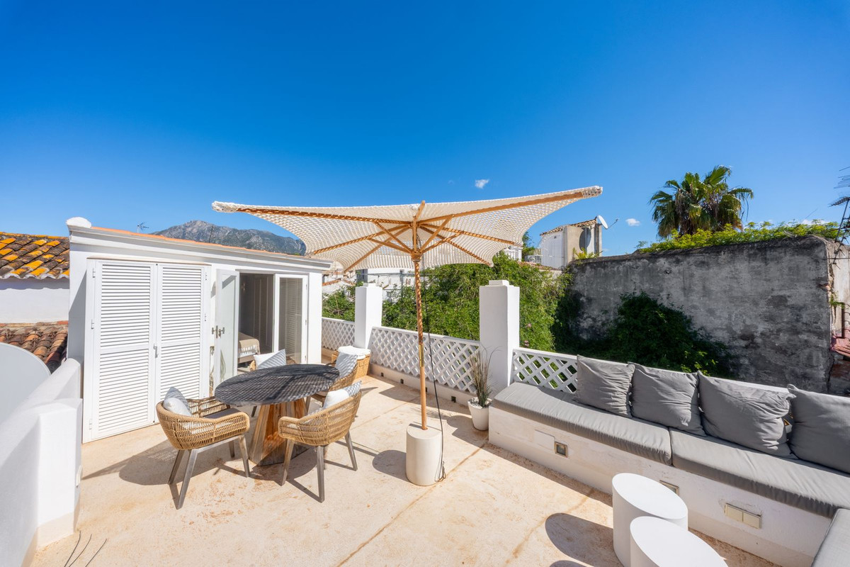 2 Bed Apartment for sale in Marbella Costa Del Sol, Málaga, Spain