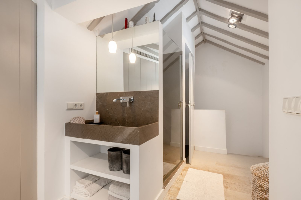 2 Bed Apartment for sale in Marbella Costa Del Sol, Málaga, Spain