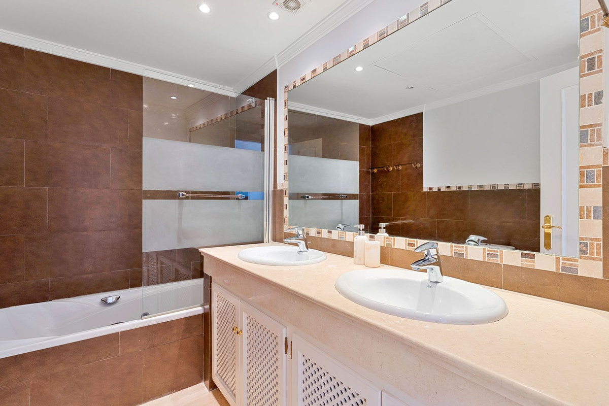 3 Bed Townhouse for sale in Atalaya Costa Del Sol, Málaga, Spain