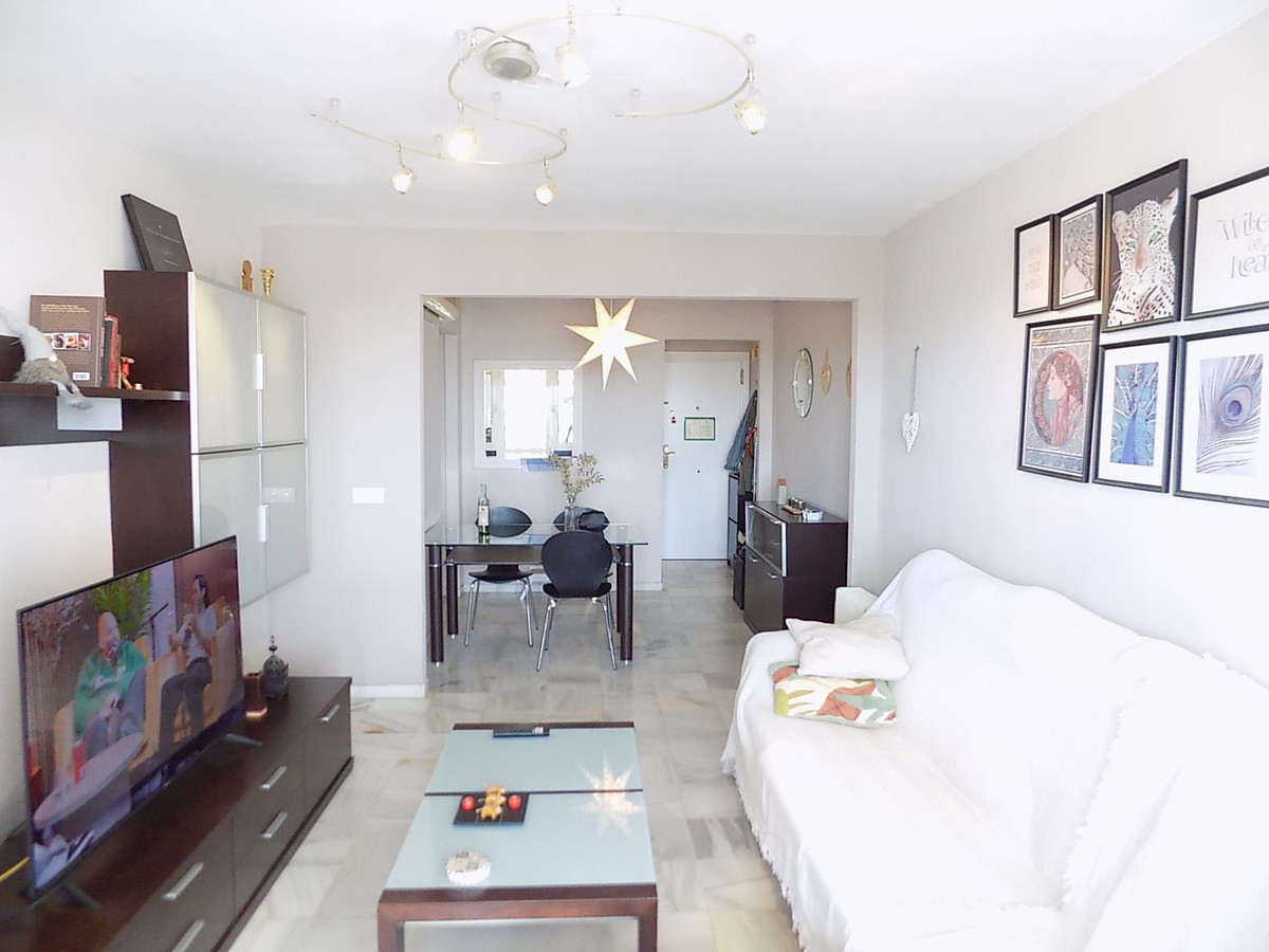 Se vende Apartamento Planta Media de 2 dormitorios en Costa Del Sol, Málaga, España