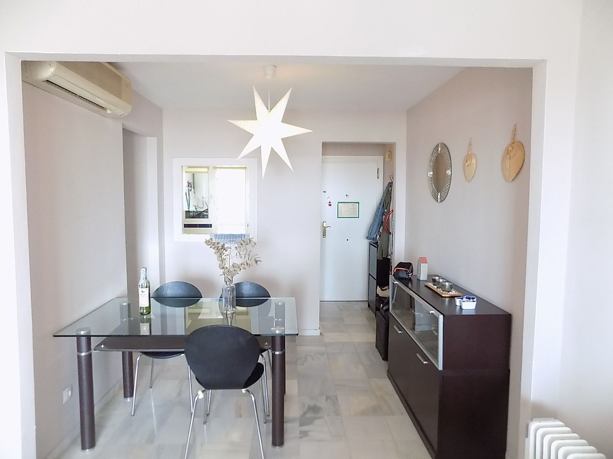 Se vende Apartamento Planta Media de 2 dormitorios en Costa Del Sol, Málaga, España