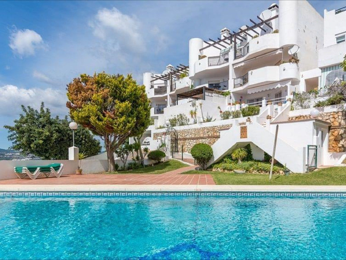 Se vende Apartamento Planta Media de 2 dormitorios en Costa Del Sol, Málaga, España