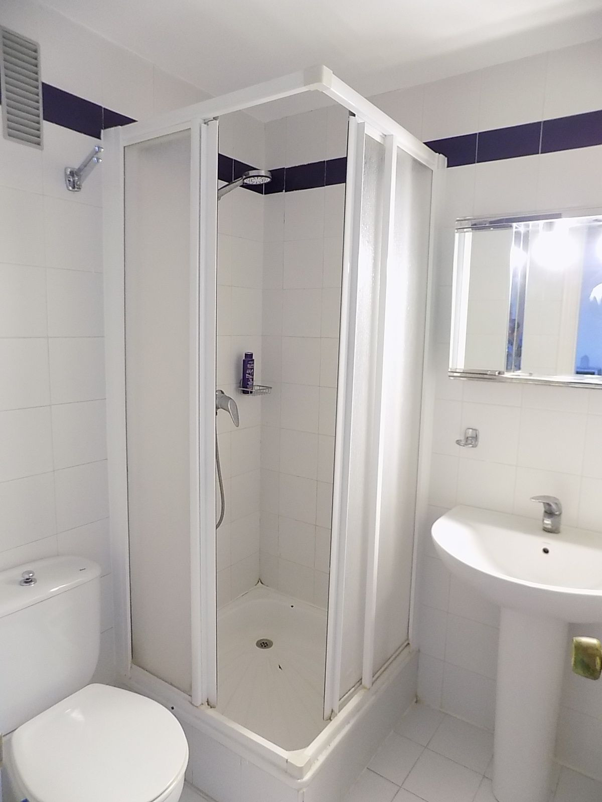 Se vende Apartamento Planta Media de 2 dormitorios en Costa Del Sol, Málaga, España