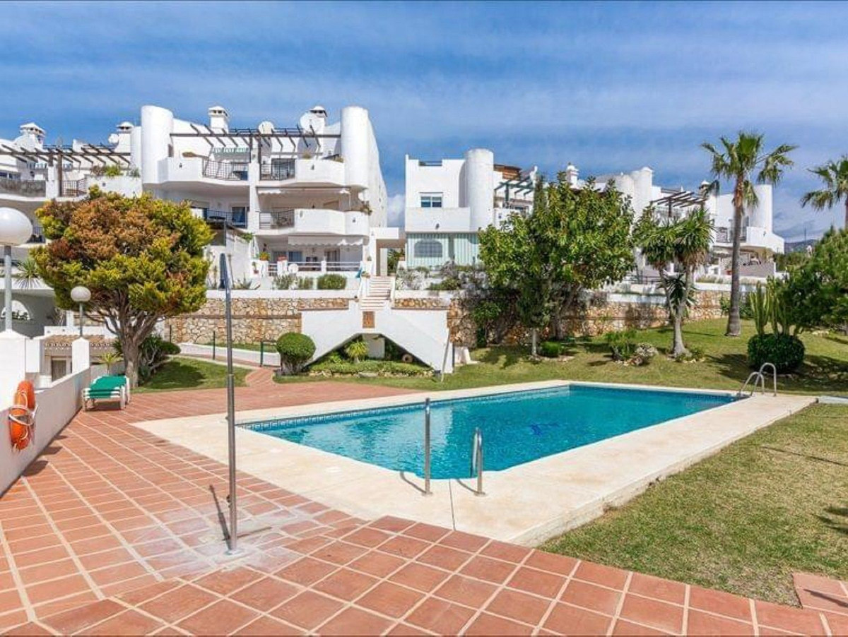 Se vende Apartamento Planta Media de 2 dormitorios en Costa Del Sol, Málaga, España