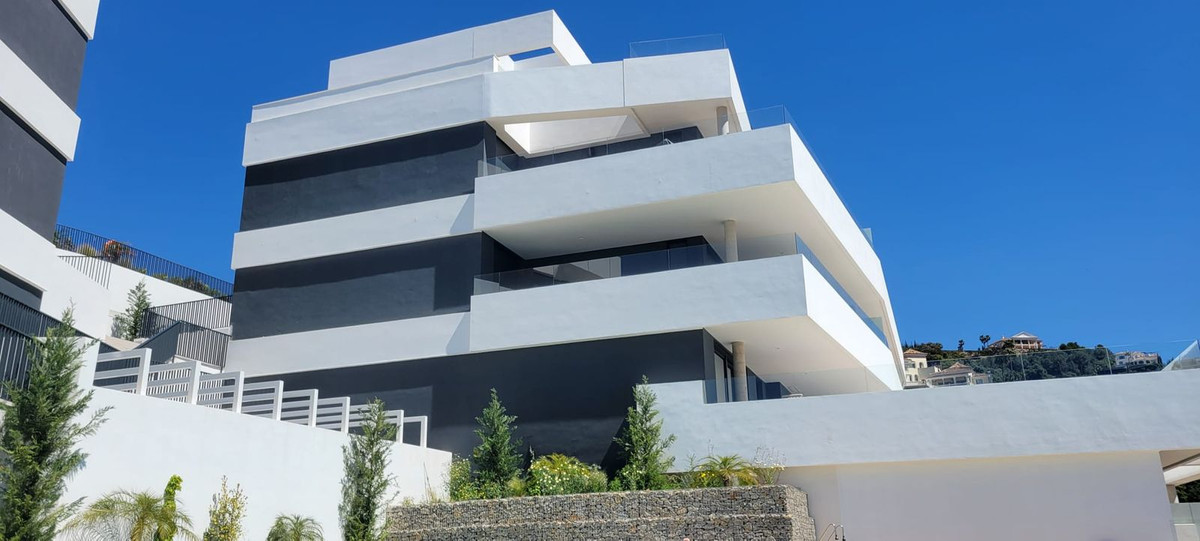 3 Bed Apartment for sale in Altos De Los Monteros Costa Del Sol, Málaga, Spain