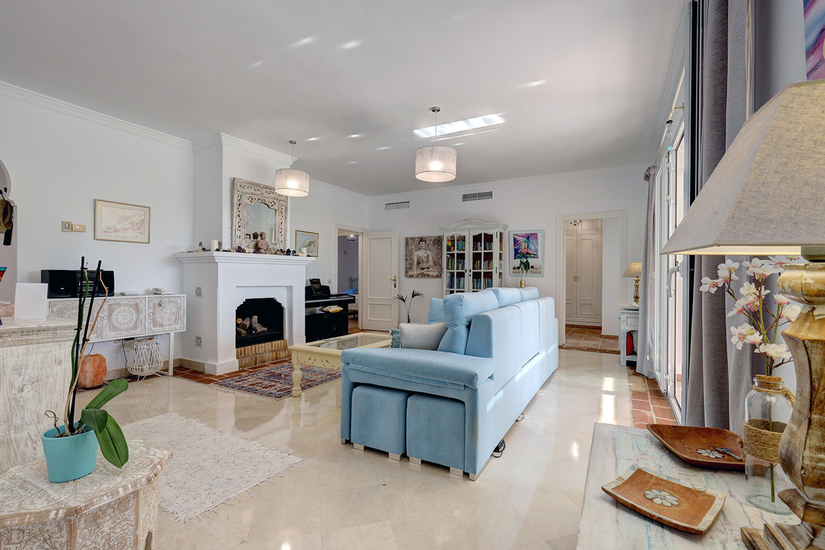 3 Bed Apartment for sale in Casares Costa Del Sol, Málaga, Spain