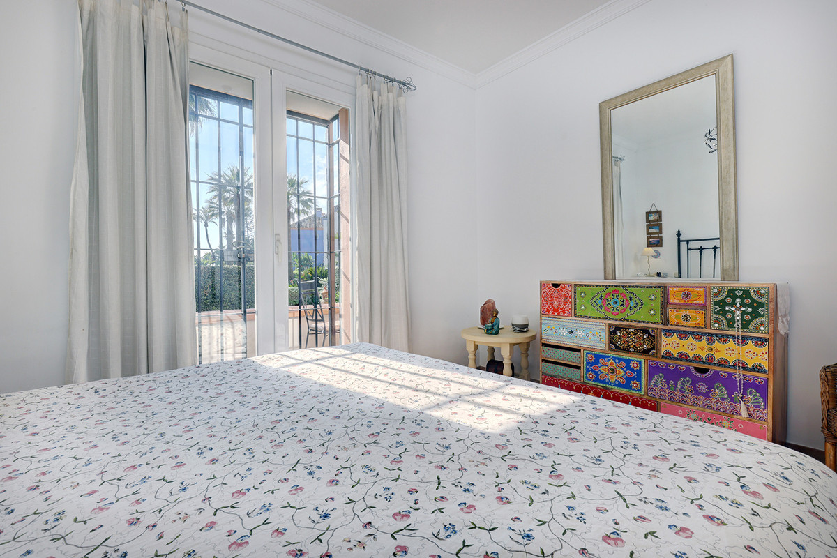 3 Bed Apartment for sale in Casares Costa Del Sol, Málaga, Spain