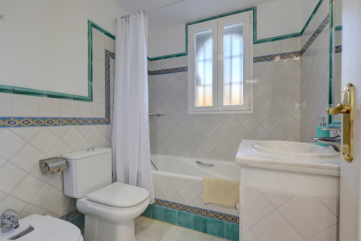 3 Bed Apartment for sale in Casares Costa Del Sol, Málaga, Spain