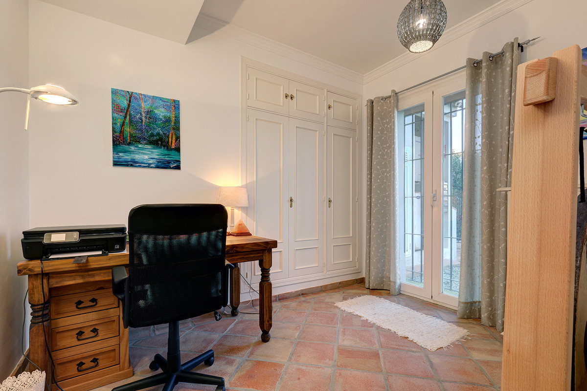 3 Bed Apartment for sale in Casares Costa Del Sol, Málaga, Spain