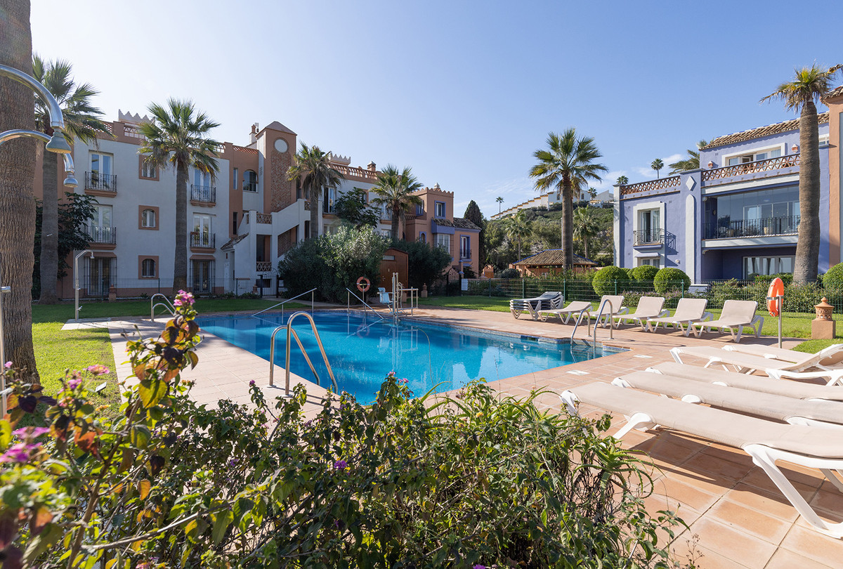 3 Bed Apartment for sale in Casares Costa Del Sol, Málaga, Spain
