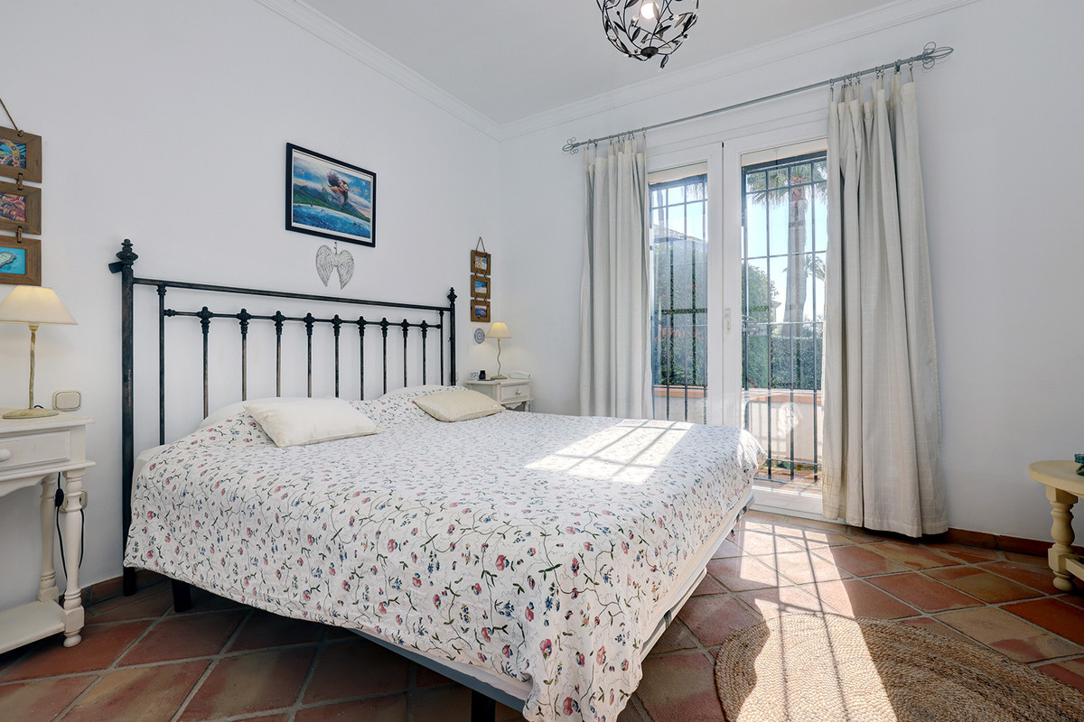 3 Bed Apartment for sale in Casares Costa Del Sol, Málaga, Spain
