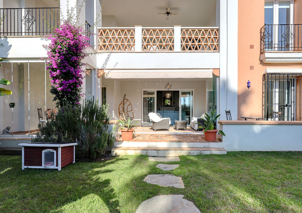 3 Bed Apartment for sale in Casares Costa Del Sol, Málaga, Spain