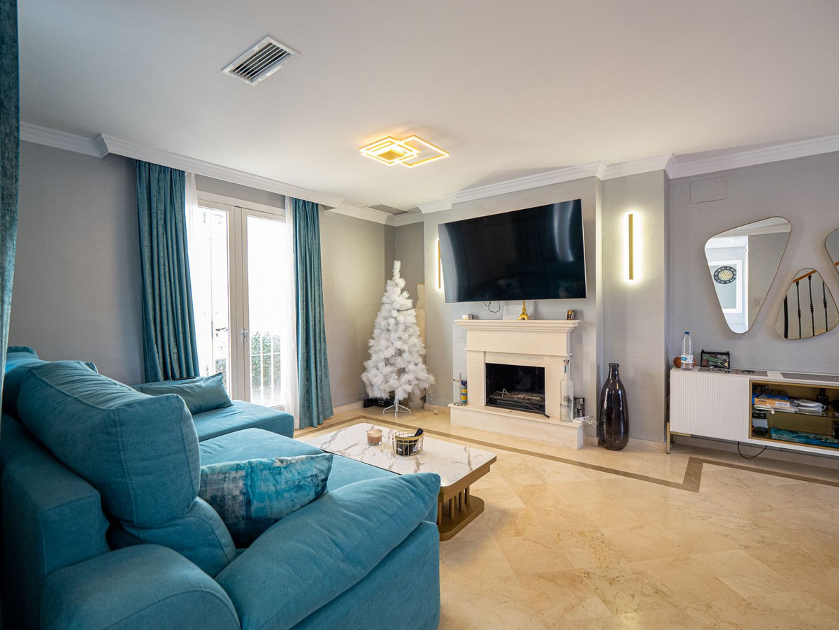 2 Bed Townhouse for sale in Nueva Andalucía Costa Del Sol, Málaga, Spain