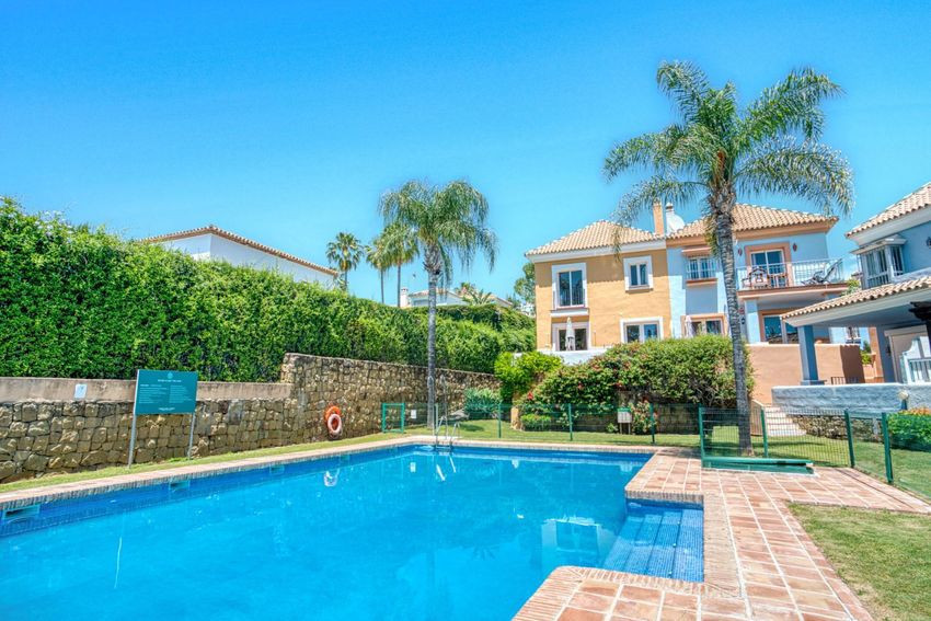 2 Bed Townhouse for sale in Nueva Andalucía Costa Del Sol, Málaga, Spain