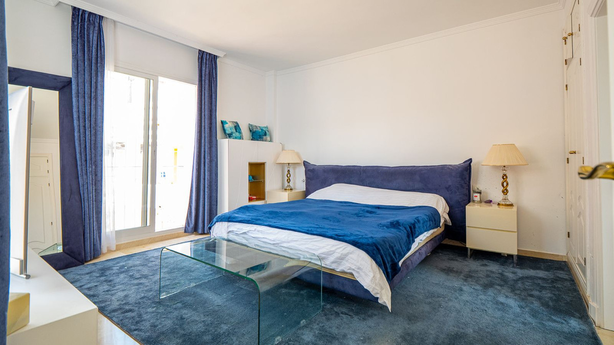 2 Bed Townhouse for sale in Nueva Andalucía Costa Del Sol, Málaga, Spain
