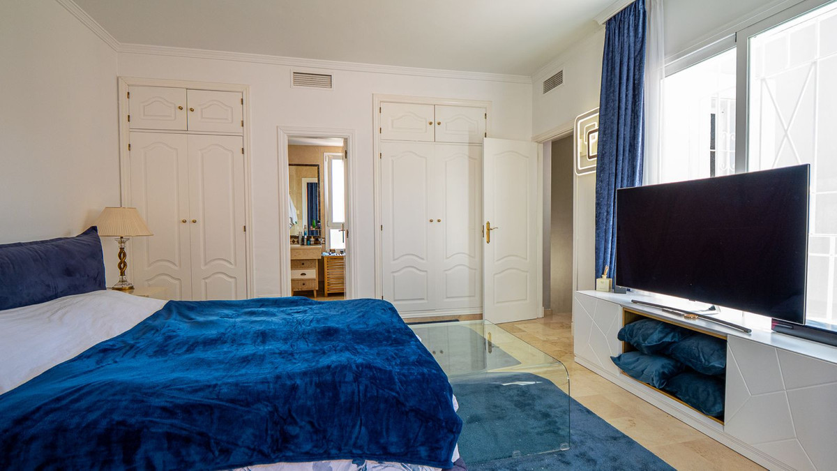 2 Bed Townhouse for sale in Nueva Andalucía Costa Del Sol, Málaga, Spain