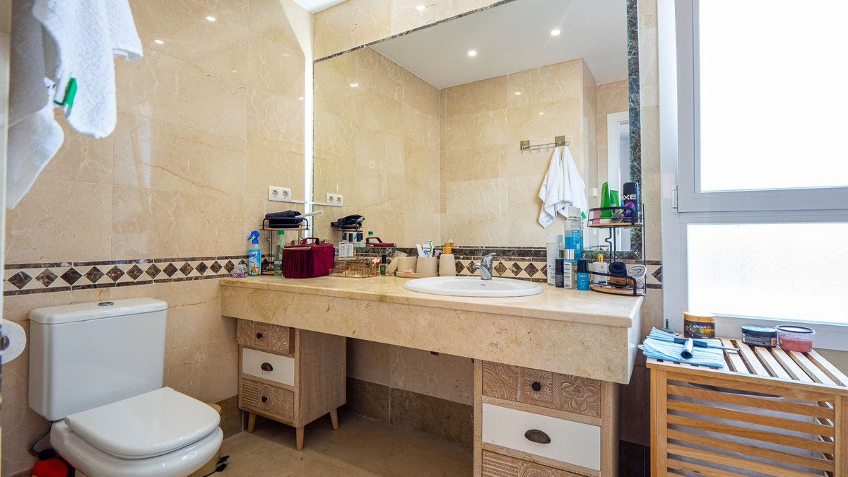 2 Bed Townhouse for sale in Nueva Andalucía Costa Del Sol, Málaga, Spain