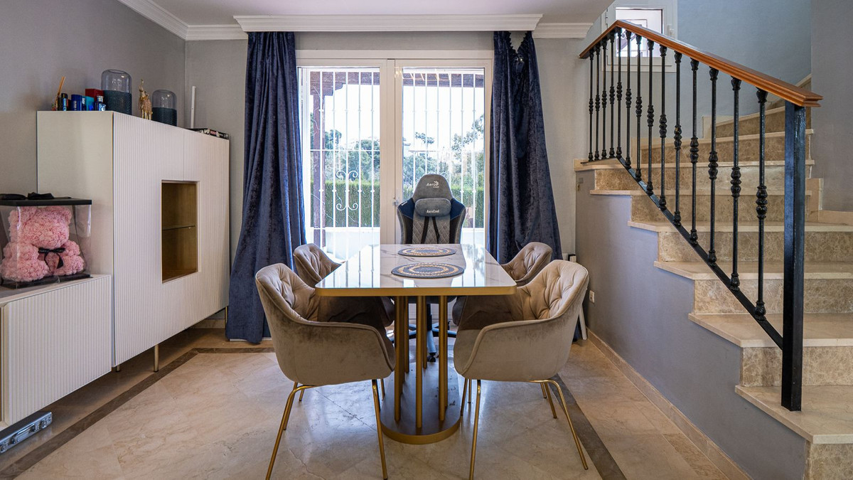 2 Bed Townhouse for sale in Nueva Andalucía Costa Del Sol, Málaga, Spain