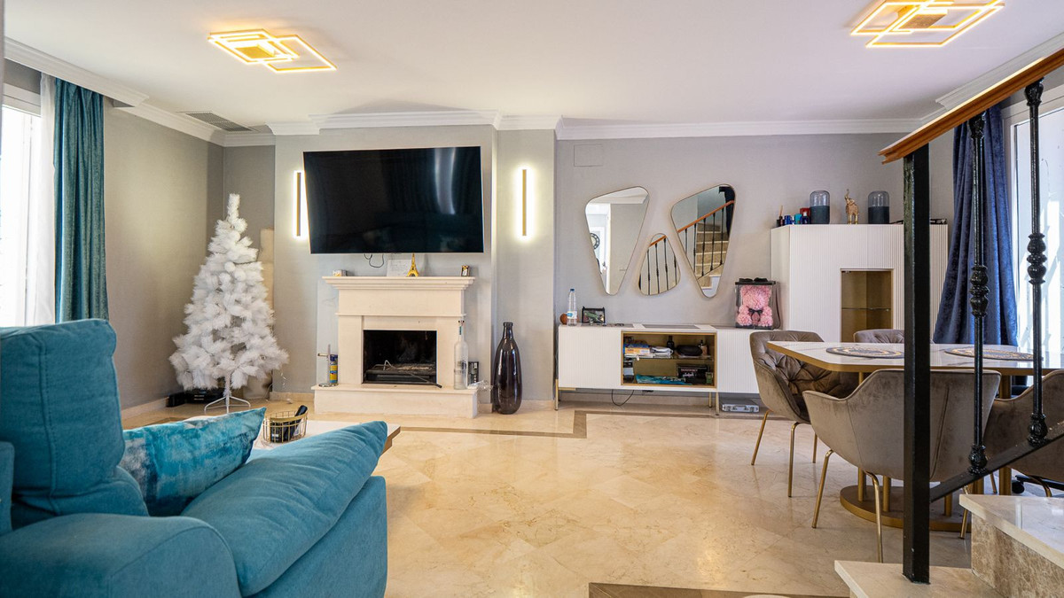 2 Bed Townhouse for sale in Nueva Andalucía Costa Del Sol, Málaga, Spain