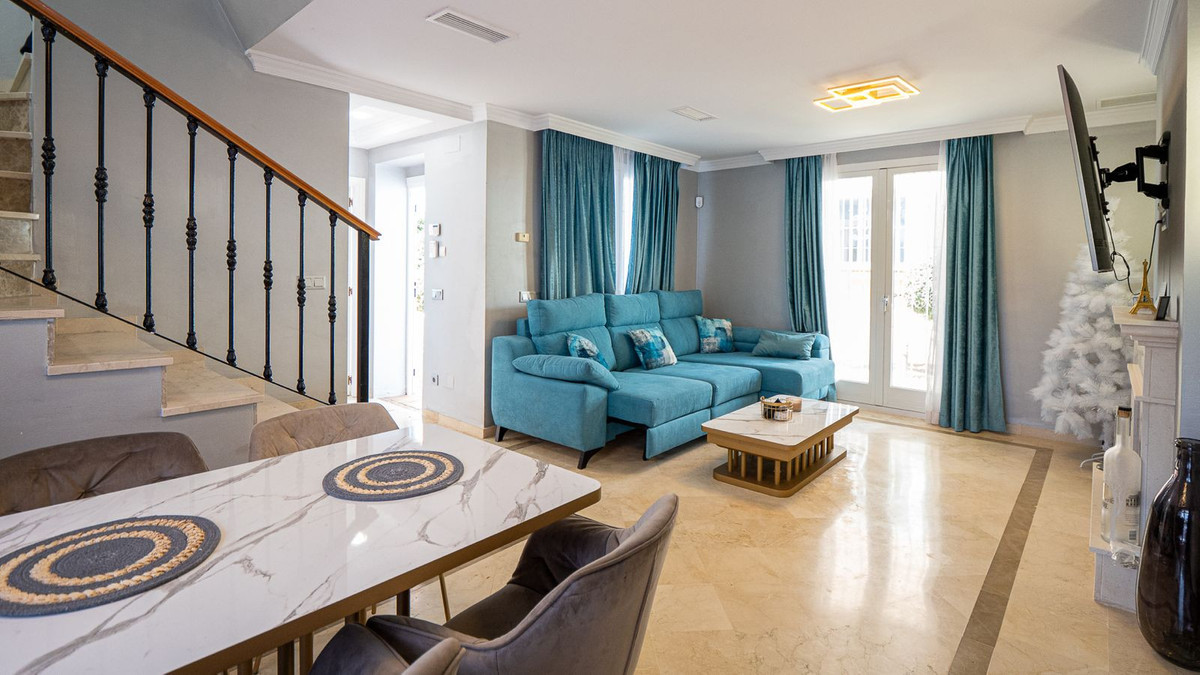 2 Bed Townhouse for sale in Nueva Andalucía Costa Del Sol, Málaga, Spain