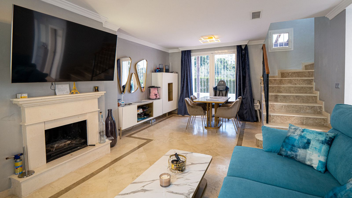 2 Bed Townhouse for sale in Nueva Andalucía Costa Del Sol, Málaga, Spain
