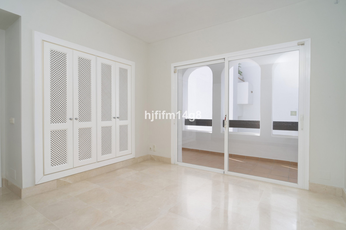 3 Bed Apartment for sale in Nueva Andalucía Costa Del Sol, Málaga, Spain