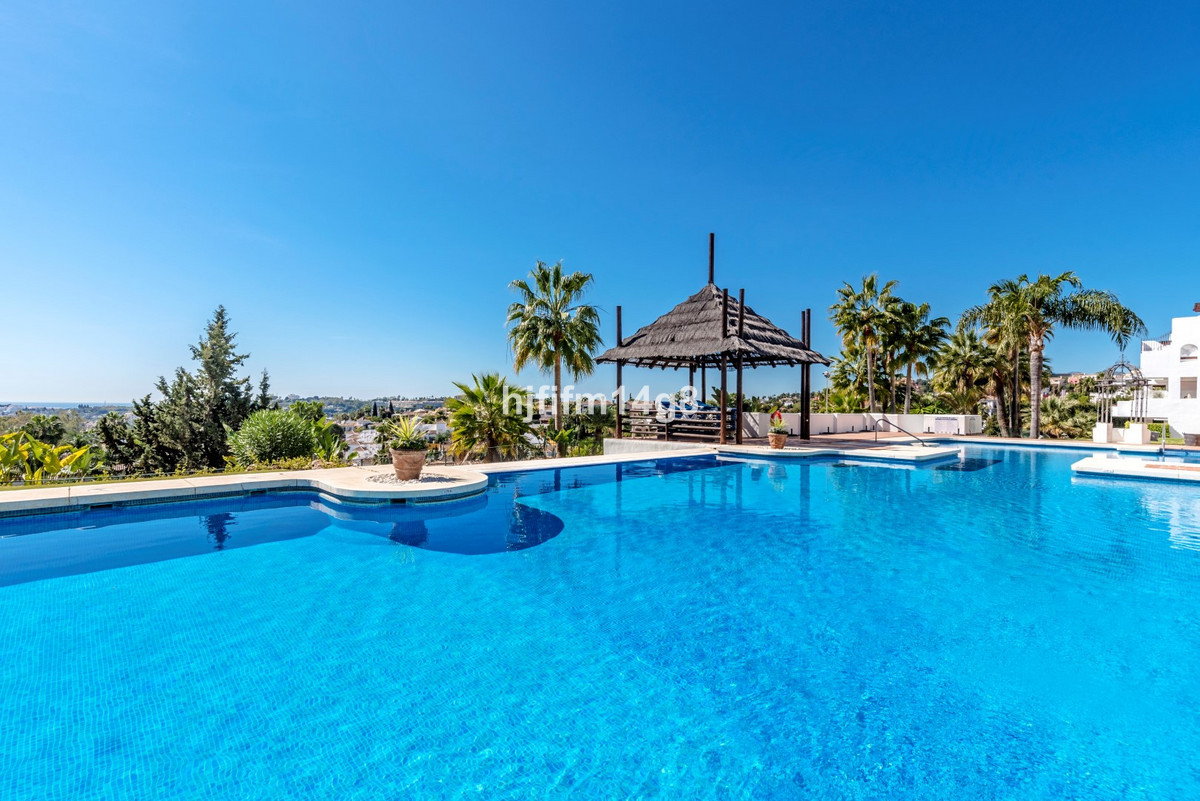 3 Bed Apartment for sale in Nueva Andalucía Costa Del Sol, Málaga, Spain