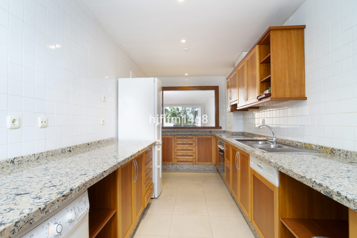 3 Bed Apartment for sale in Nueva Andalucía Costa Del Sol, Málaga, Spain