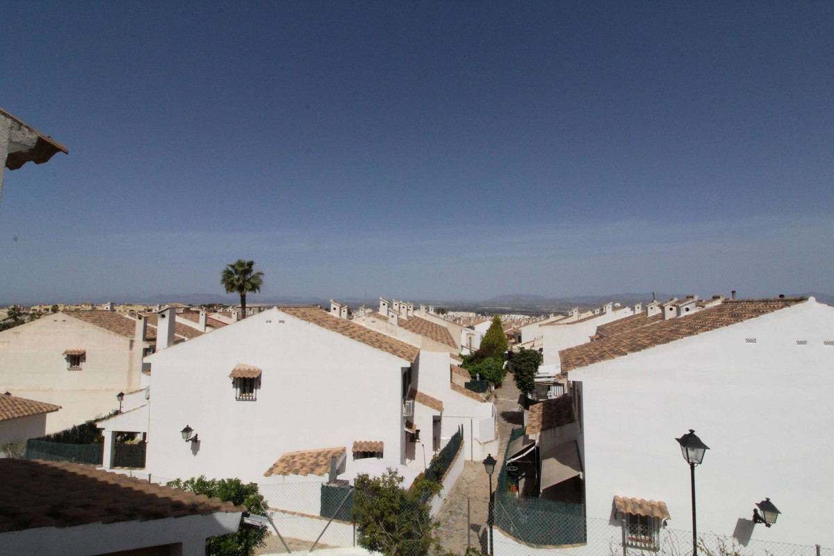 3 Bed Townhouse for sale in Gran Alacant Costa Blanca, Alicante, Spain