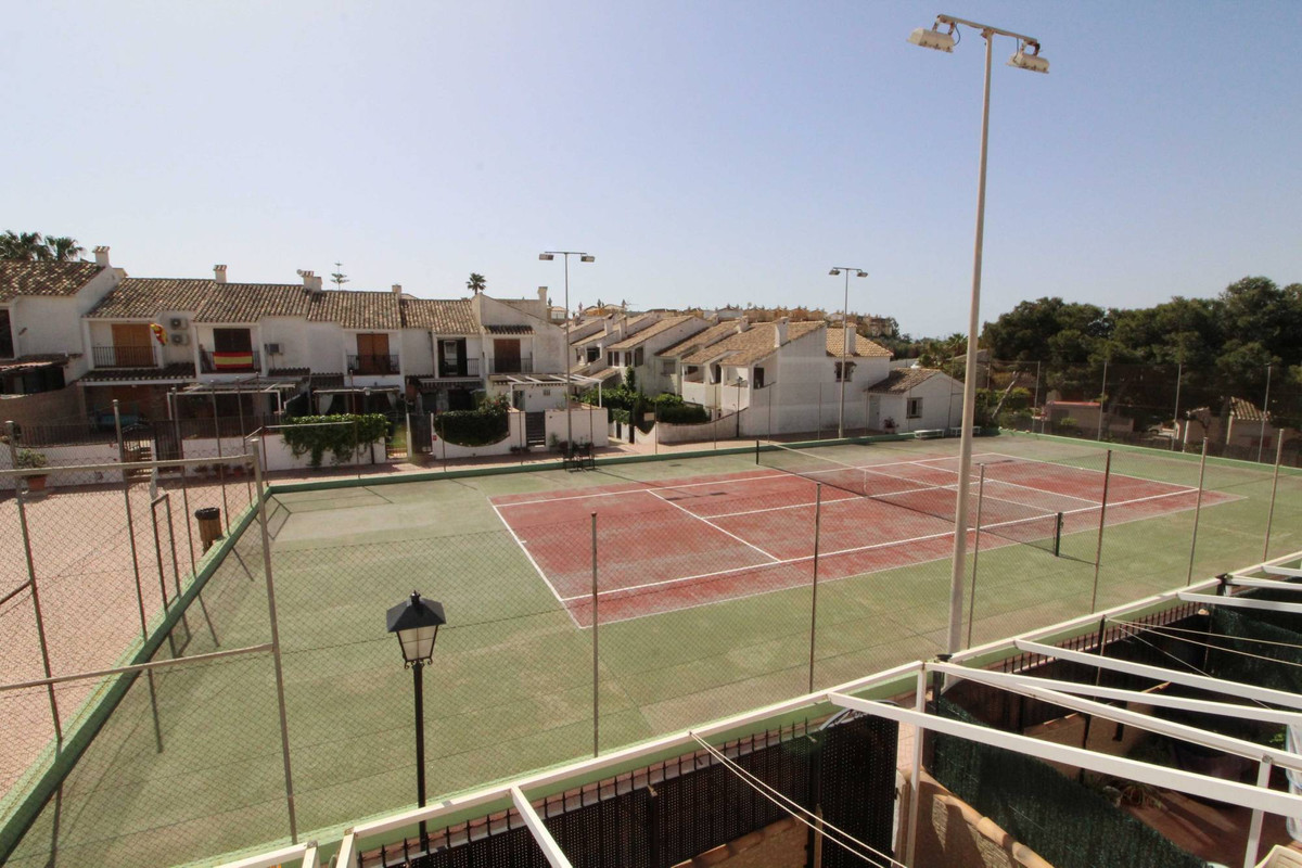 3 Bed Townhouse for sale in Gran Alacant Costa Blanca, Alicante, Spain