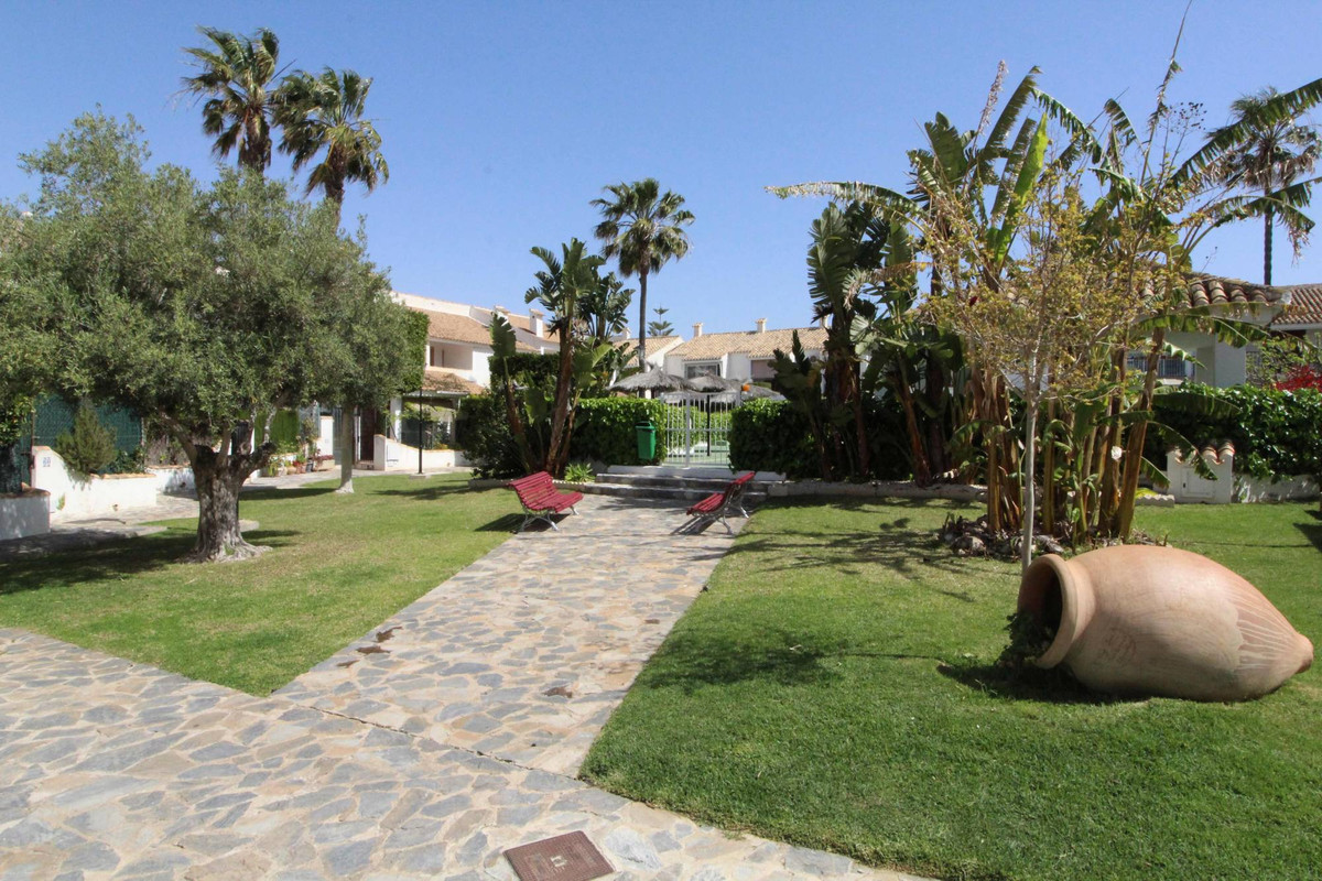 3 Bed Townhouse for sale in Gran Alacant Costa Blanca, Alicante, Spain