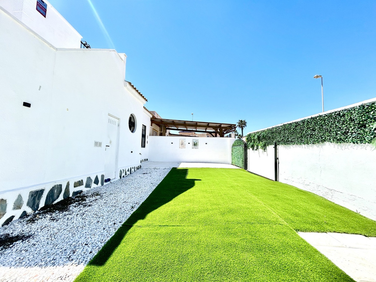 2 Bed Townhouse for sale in Punta Prima Costa Blanca, Alicante, Spain