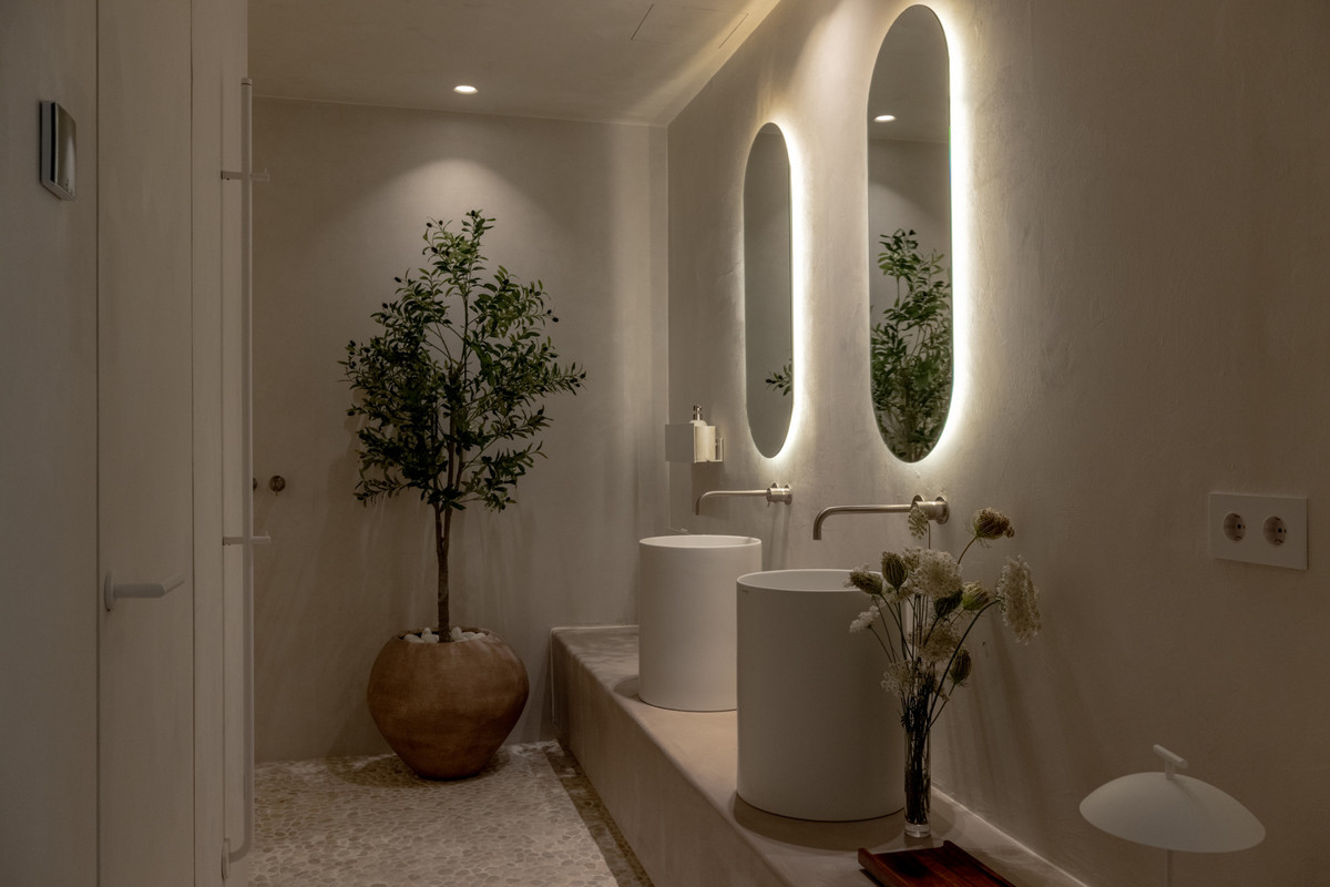 3 Bed Apartment for sale in Nagüeles Costa Del Sol, Málaga, Spain
