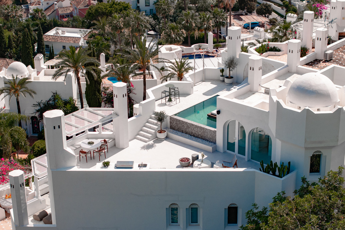 3 Bed Apartment for sale in Nagüeles Costa Del Sol, Málaga, Spain