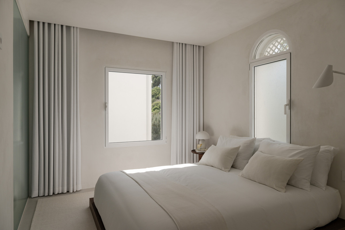 3 Bed Apartment for sale in Nagüeles Costa Del Sol, Málaga, Spain