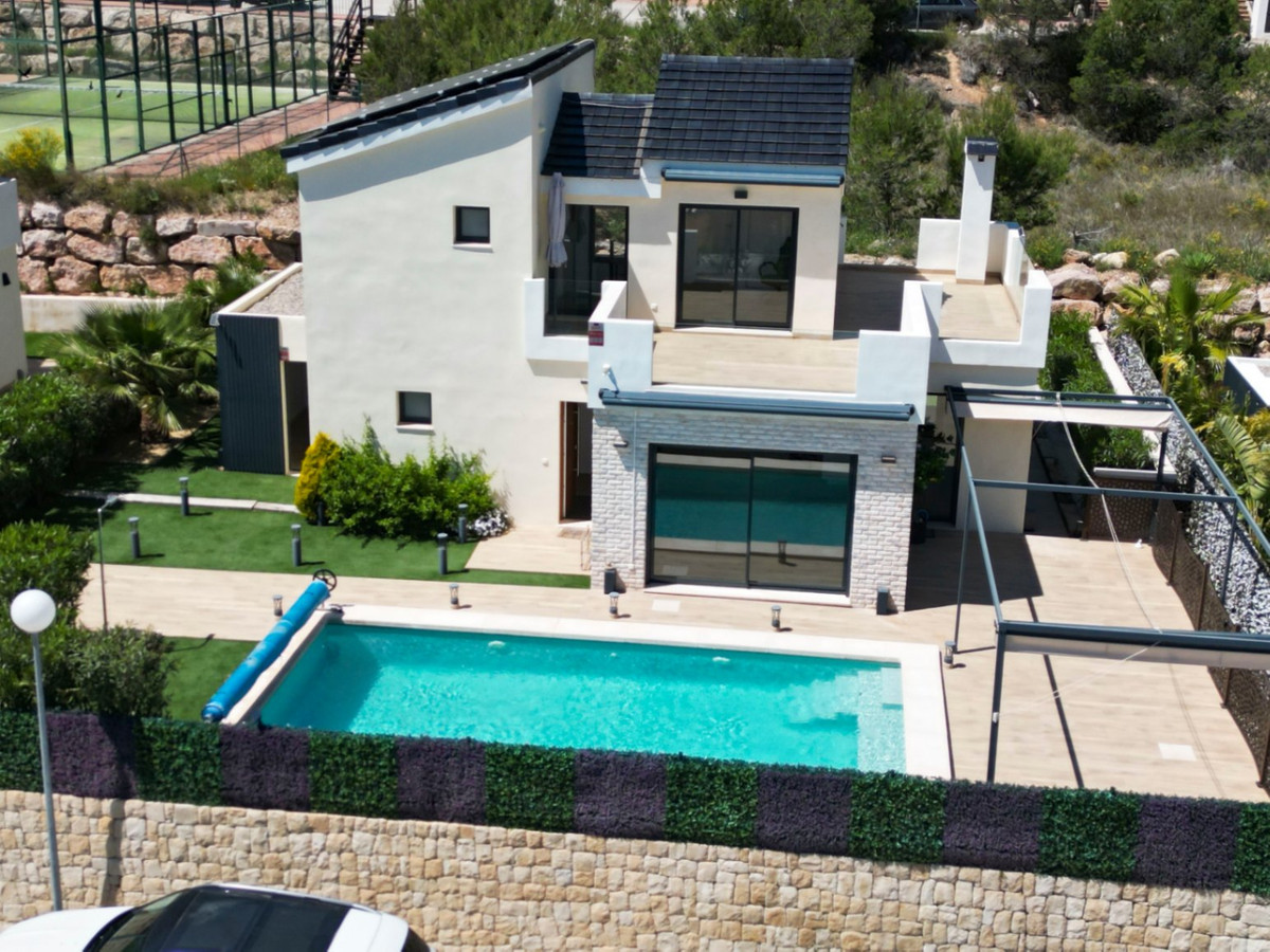 Se vende Villa - Chalet de 3 dormitorios en Costa Blanca, Alicante, España