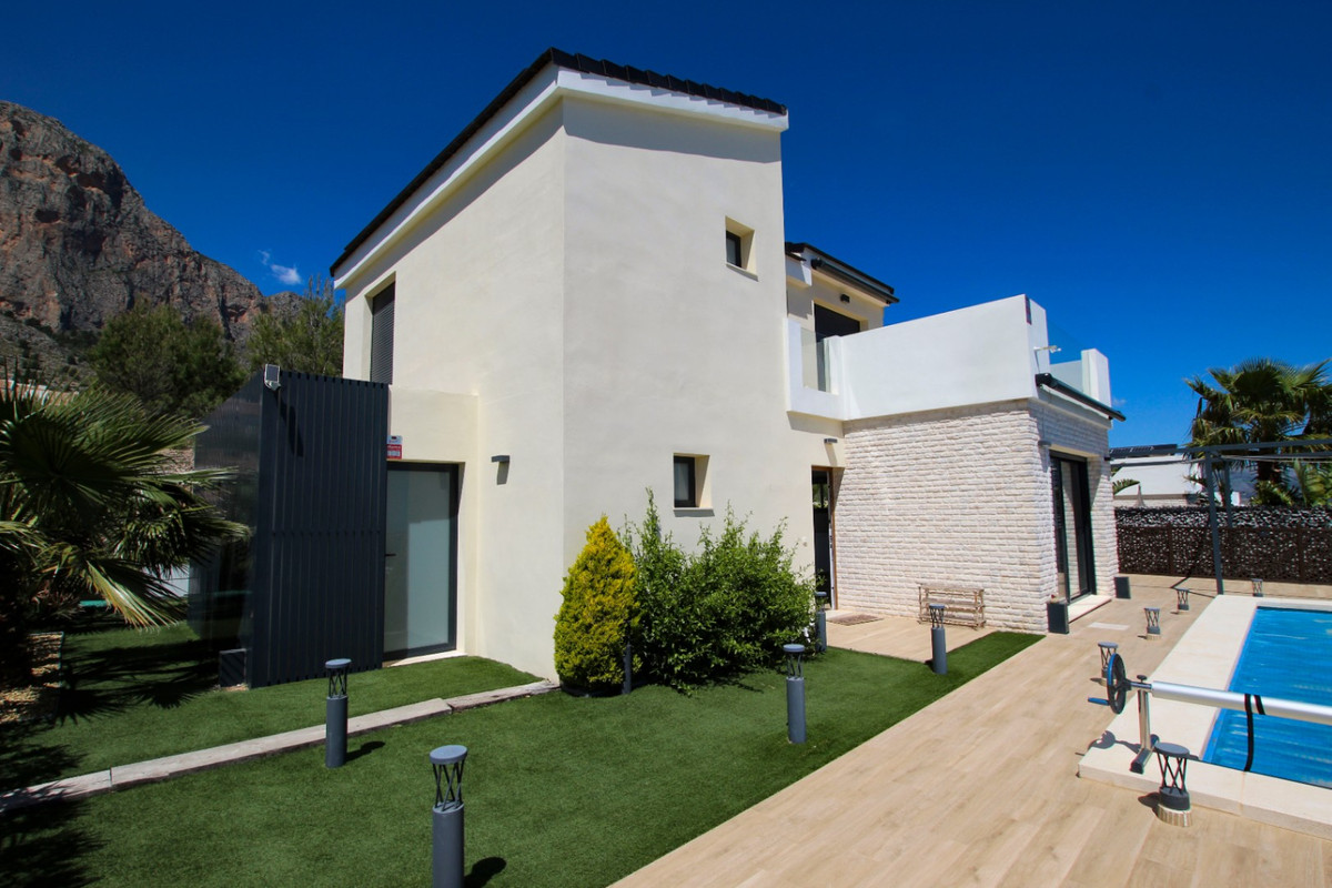 Se vende Villa - Chalet de 3 dormitorios en Costa Blanca, Alicante, España