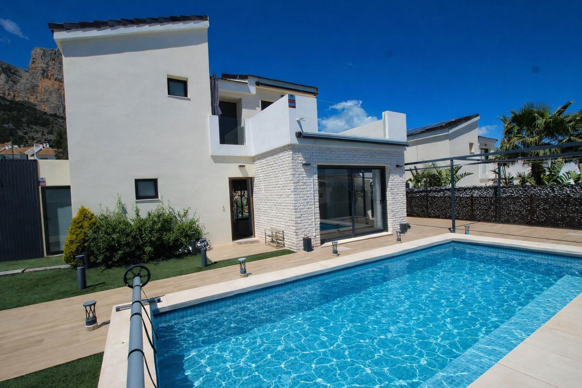 Se vende Villa - Chalet de 3 dormitorios en Costa Blanca, Alicante, España