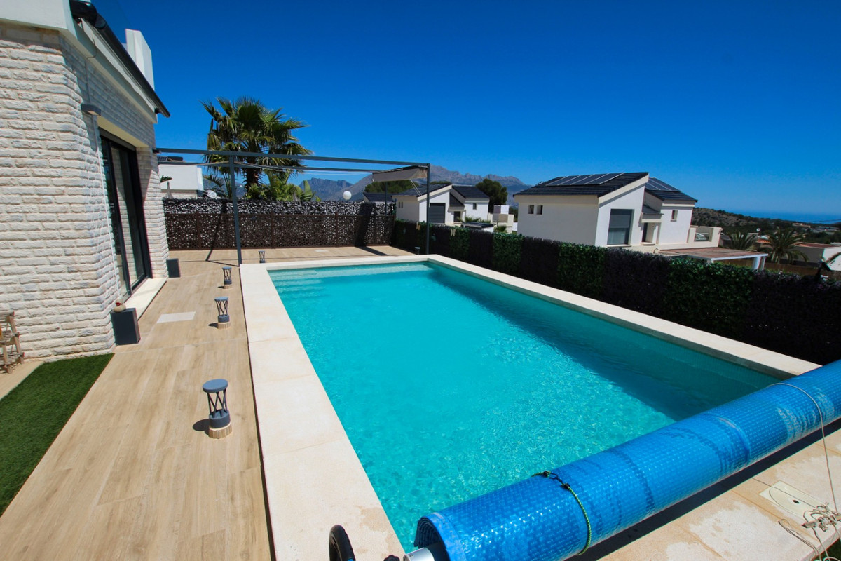 Se vende Villa - Chalet de 3 dormitorios en Costa Blanca, Alicante, España