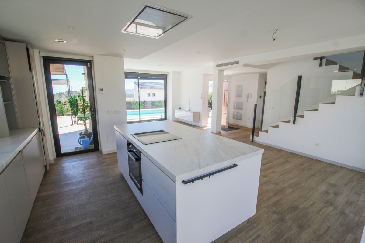 Se vende Villa - Chalet de 3 dormitorios en Costa Blanca, Alicante, España