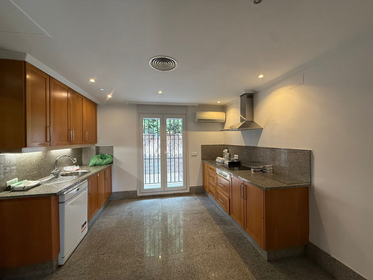 3 Bed Townhouse for sale in Marbella Costa Del Sol, Málaga, Spain