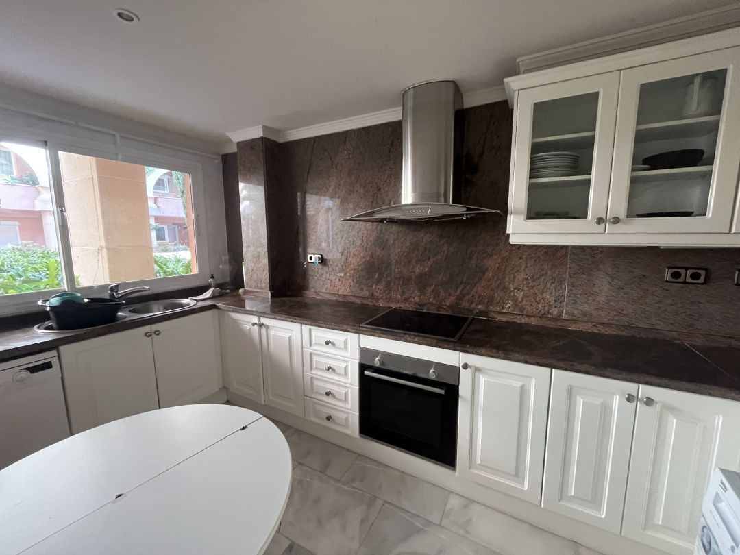 Se vende Apartamento Planta Baja de 2 dormitorios en Costa Del Sol, Málaga, España