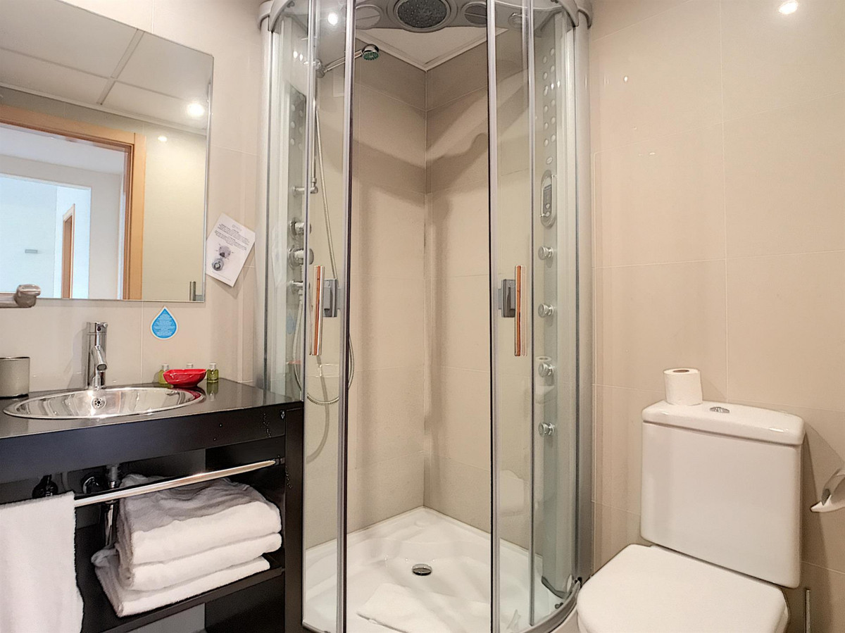 Se vende Apartamento Planta Baja de 2 dormitorios en Costa Del Sol, Málaga, España