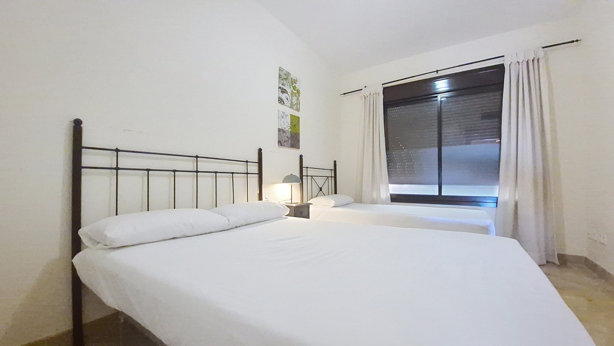 Se vende Apartamento Planta Baja de 2 dormitorios en Costa Del Sol, Málaga, España