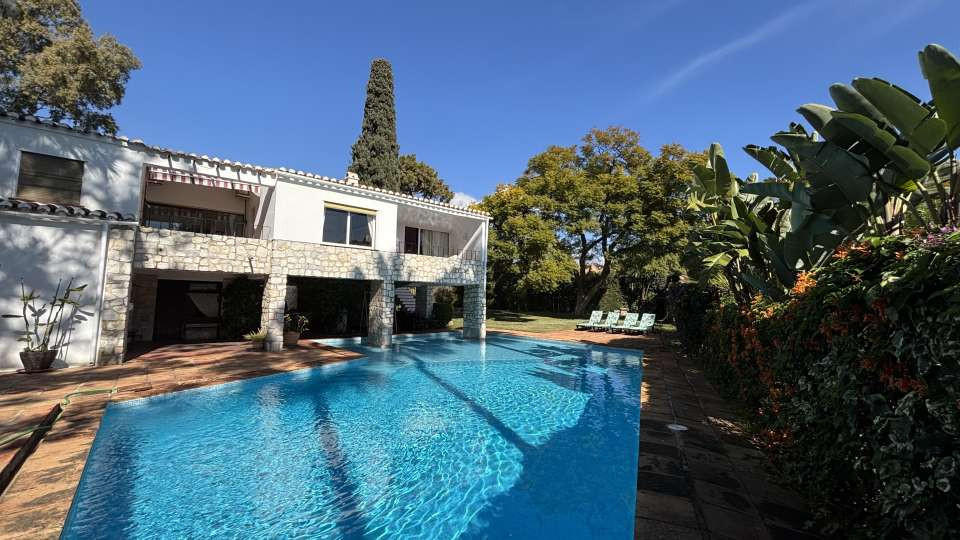 Se vende Villa - Chalet de 4 dormitorios en Costa Del Sol, Málaga, España