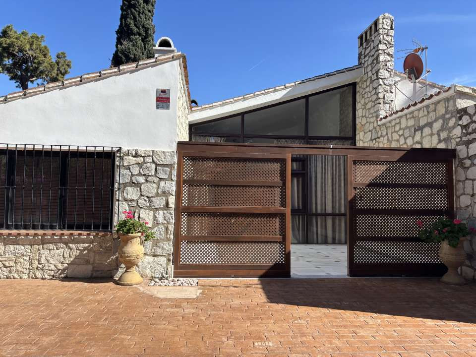 Se vende Villa - Chalet de 4 dormitorios en Costa Del Sol, Málaga, España