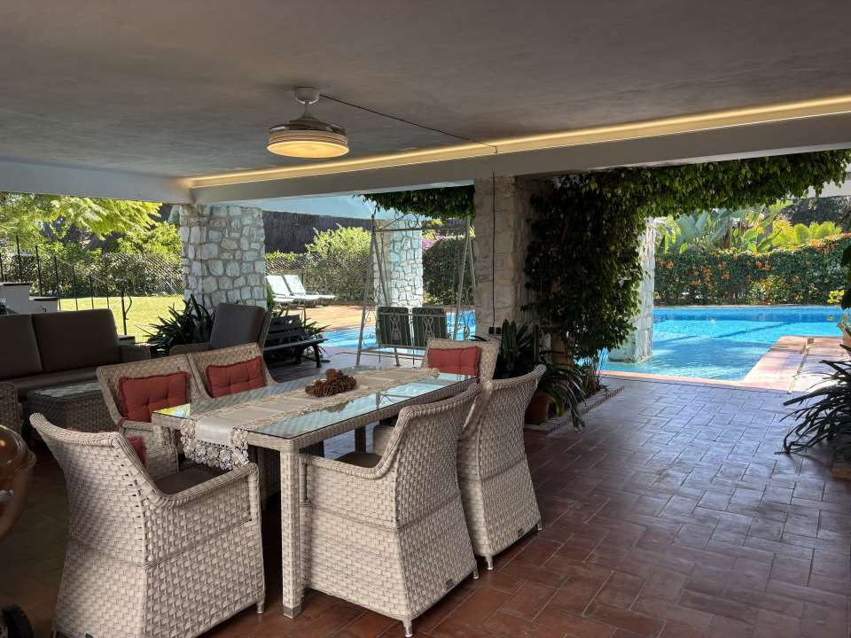 Se vende Villa - Chalet de 4 dormitorios en Costa Del Sol, Málaga, España